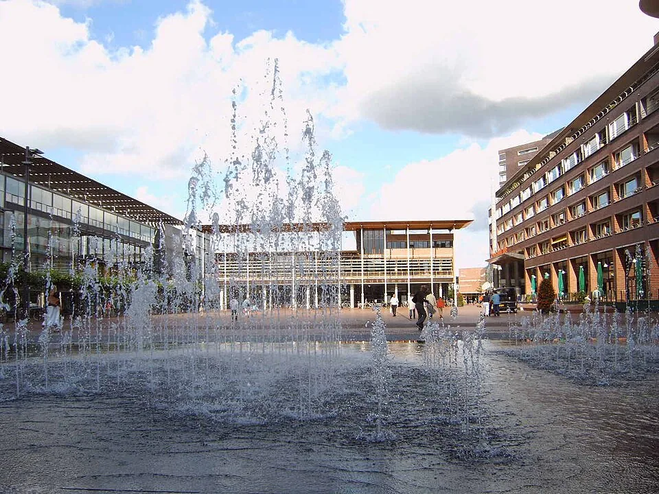 Plein met fontein in het Stadshart van Amstelveen
