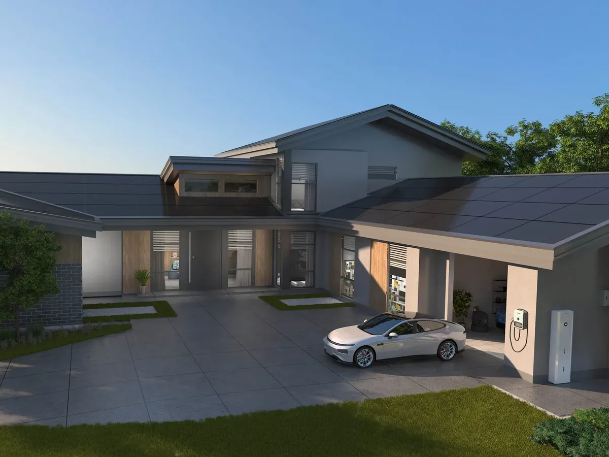 Woning met Aiko full black zonnepanelen op het dak